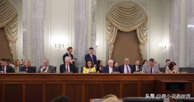 15%持股红线出台，美国想限制中国联网汽车，奔驰先急了