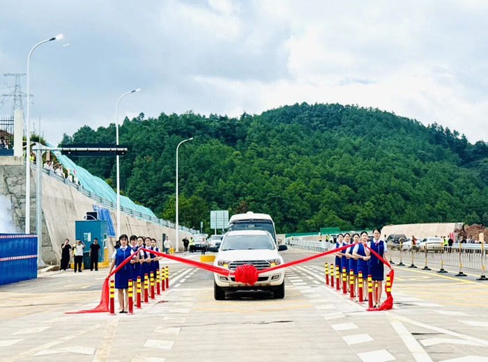 云南这条高速公路建成通车