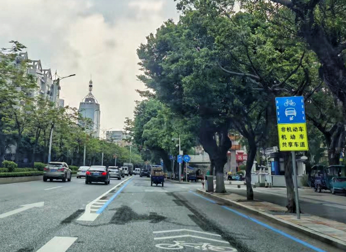 佛山“机非共享车道”来了，骑车不再“道窄车多”